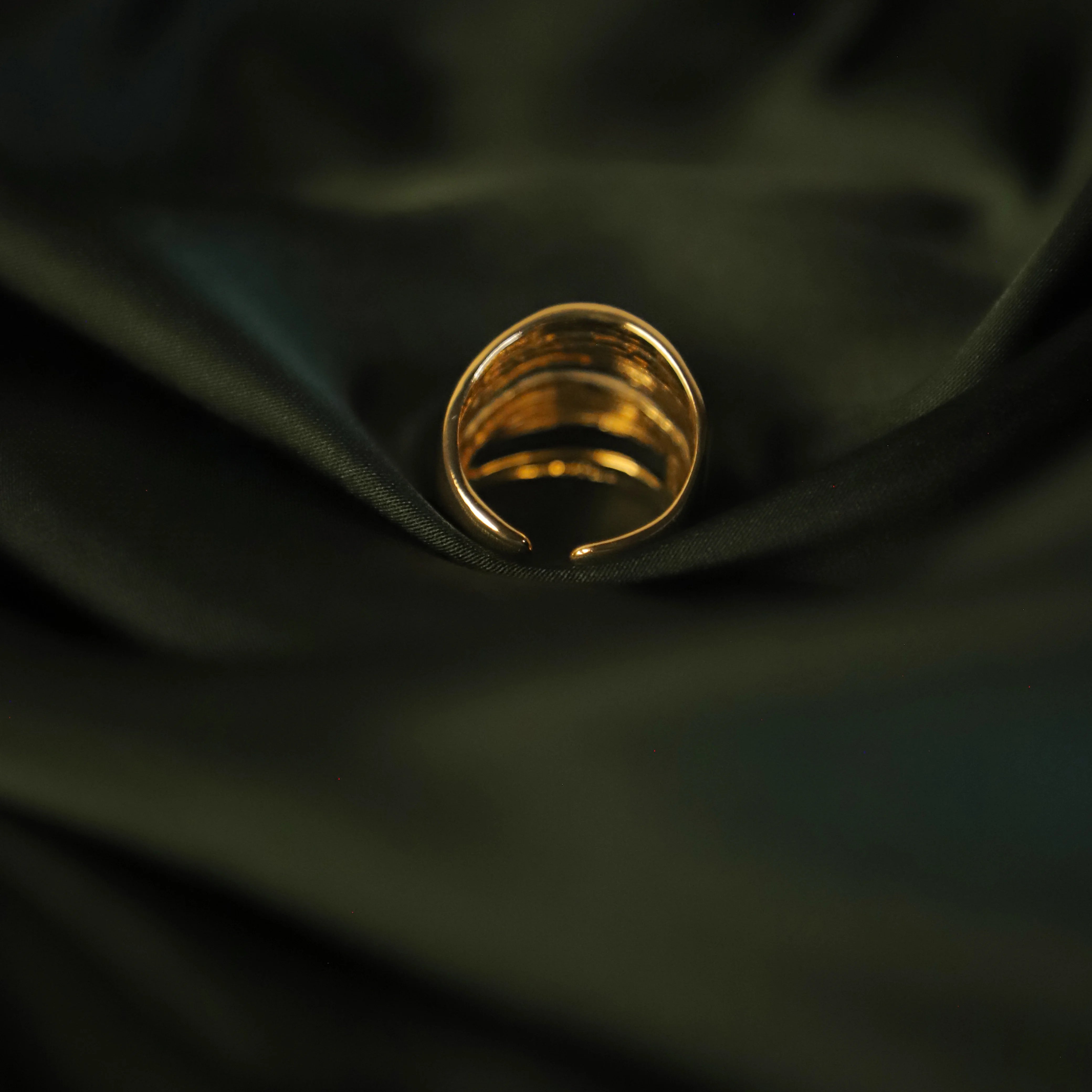 Twisted Rope Pure Metal Ring side view